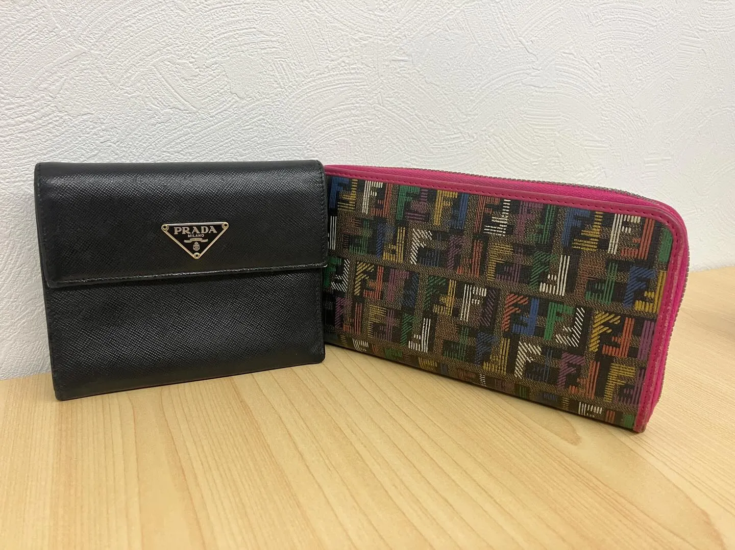 北杜市のお客さまより、プラダとFENDIの素敵な財布を買取さ...