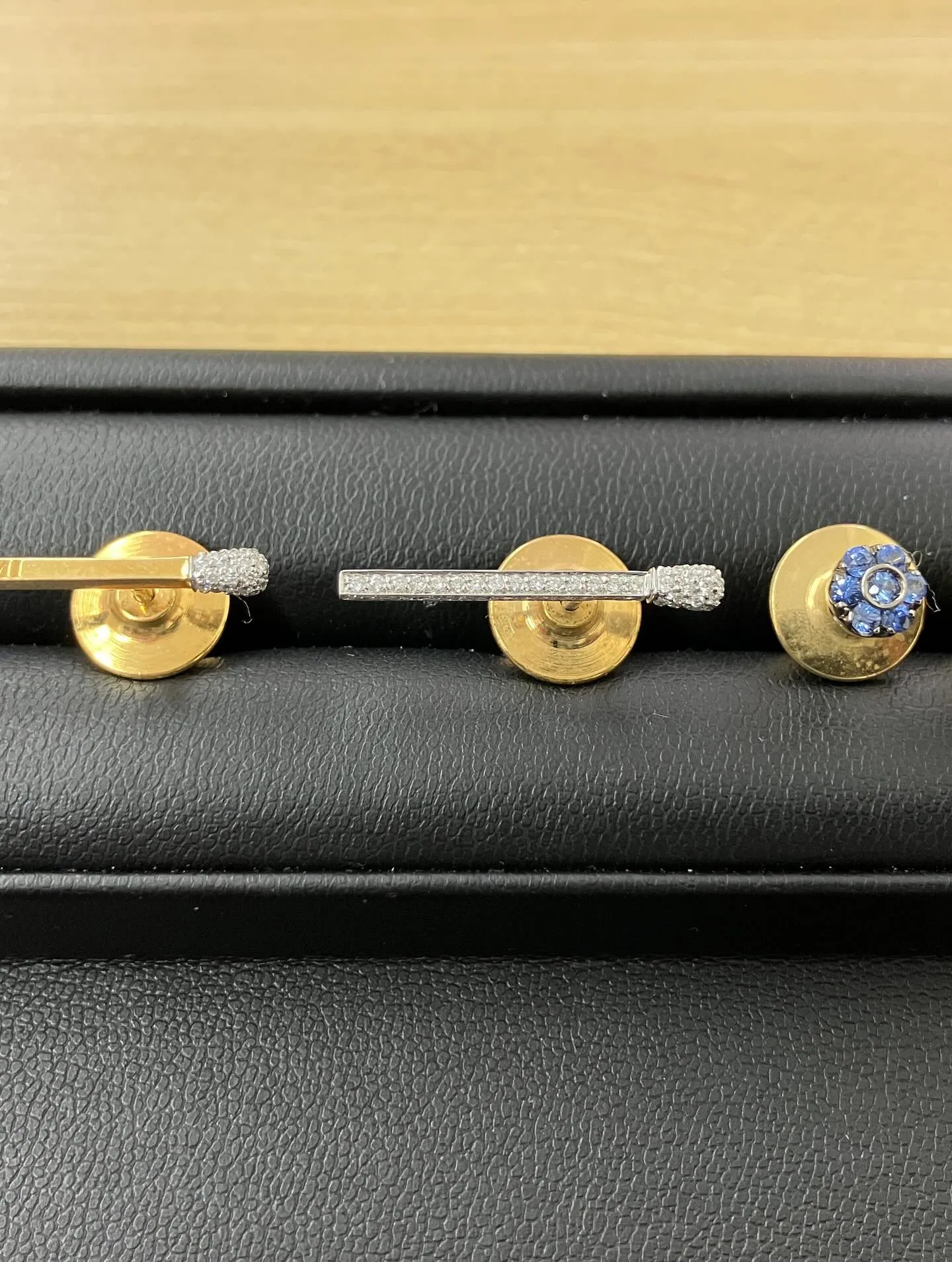 北杜市のお客さまから素敵なネクタイピンをお買取させていただき...